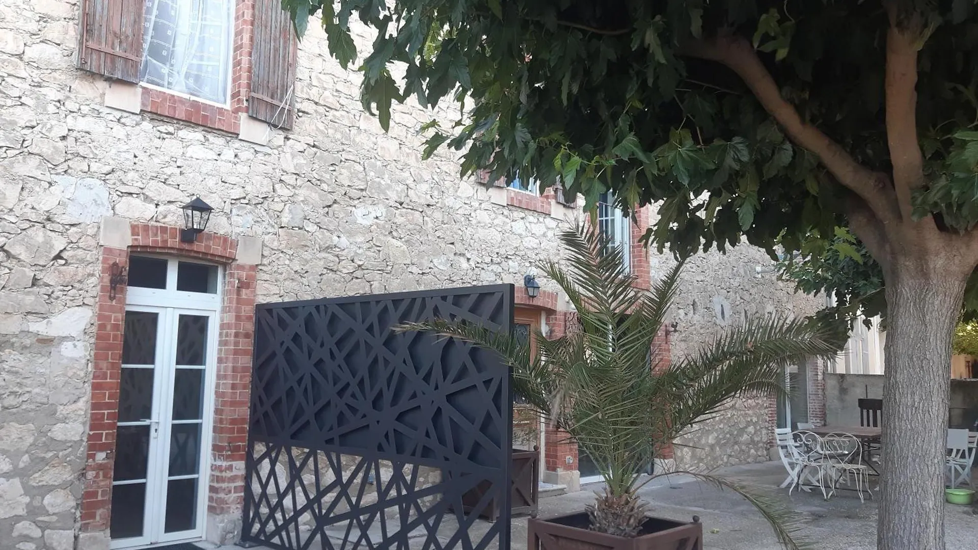 Appartement 4 Pers 50 M2 Proche De L\'Isle Sur La Sorgue contacts